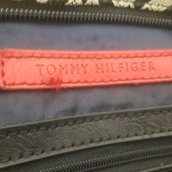 Tommy Hillfiger Tote/Handbag/Purse/Gray & Black - Picture 7 of 8